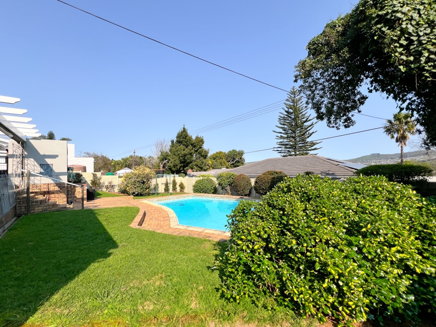 4 Bedroom Property for Sale in Kenridge Western Cape